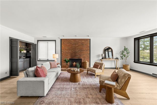 5200 Three Village Drive LLB, Lyndhurst, OH 44124