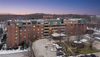 5200 Three Village Drive LLB, Lyndhurst, OH 44124