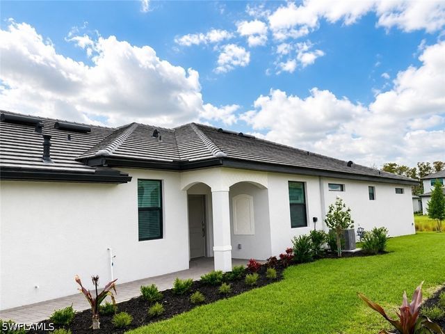 19617 Hinkley DR, Estero, FL 33928