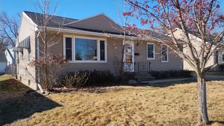 2729 14th Avenue SE, Cedar Rapids, IA 52403