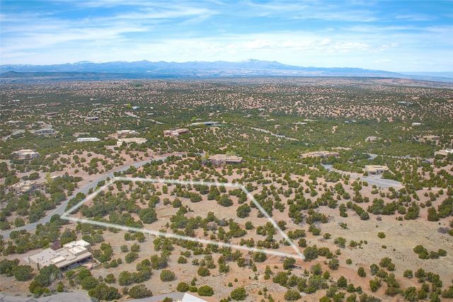 18 Sundance Drive, Santa Fe, NM 87506