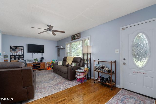 126 Dennison Drive, Whitesburg, TN 37891