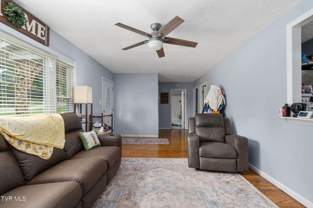 126 Dennison Drive, Whitesburg, TN 37891