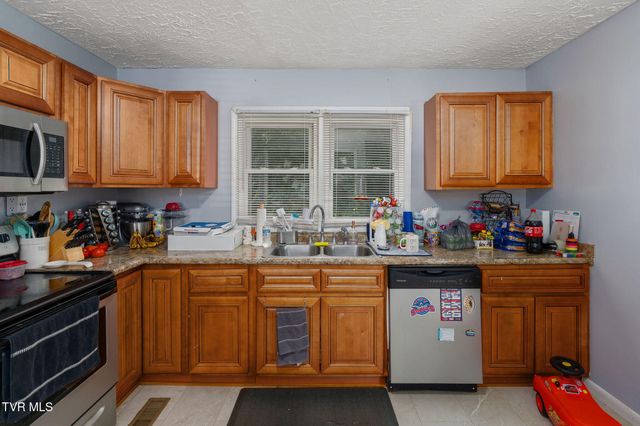 126 Dennison Drive, Whitesburg, TN 37891