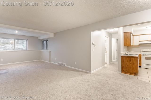 8385 Pontiac Lake Road 14, White Lake Charter Township, MI 48386