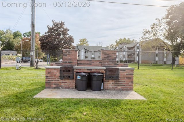 8385 Pontiac Lake Road 14, White Lake Charter Township, MI 48386
