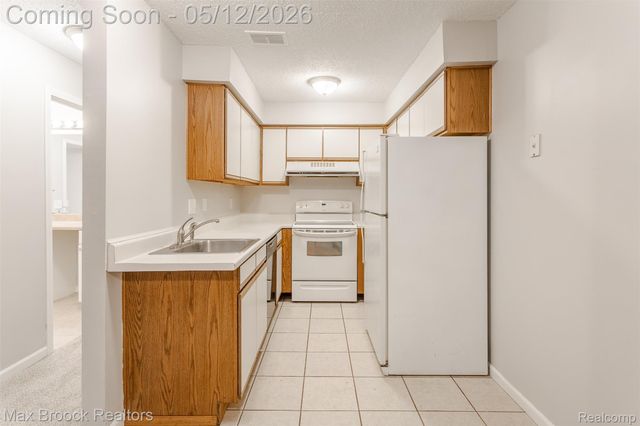 8385 Pontiac Lake Road 14, White Lake Charter Township, MI 48386
