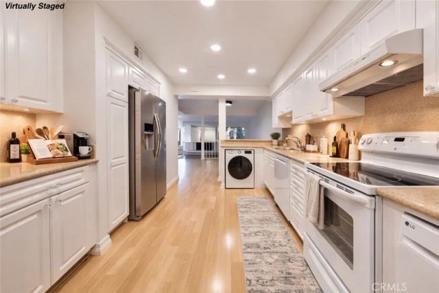 4807 Woodley Avenue 208, Encino, CA 91436