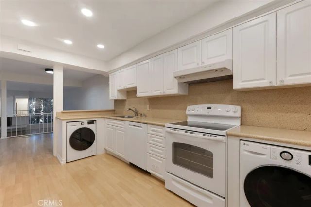 4807 Woodley Avenue 208, Encino, CA 91436