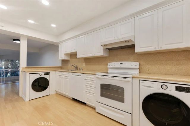 4807 Woodley Avenue 208, Encino, CA 91436