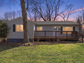 8568 Janis Street, Shelby Charter Township, MI 48317