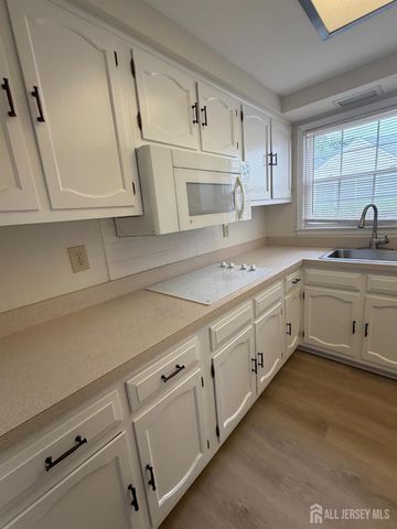 493-B Somerset Lane, Monroe, NJ 08831