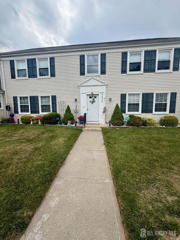 493-B Somerset Lane, Monroe, NJ 08831