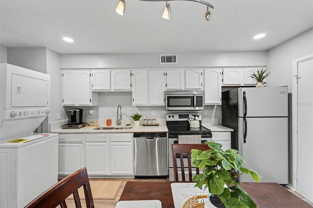 4505 LA CAPRI COURT, Tampa, FL 33611