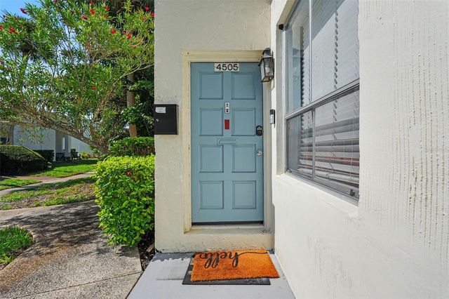 4505 LA CAPRI COURT, Tampa, FL 33611