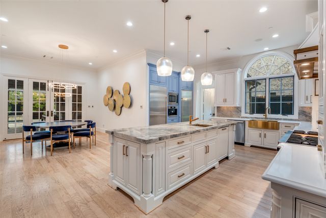 6430 Stefani Drive, Dallas, TX 75225