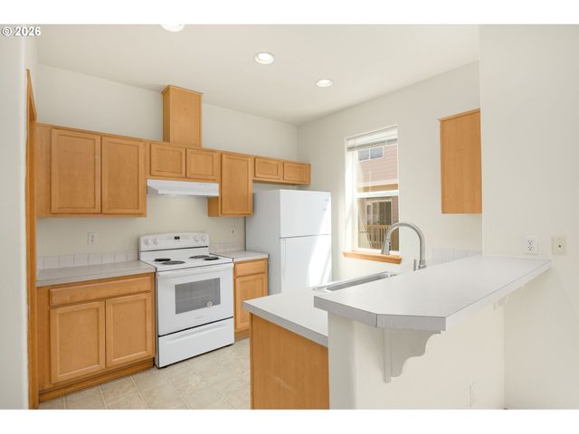 17369 Sw SARAH ELLEN Ct, Beaverton, OR 97078