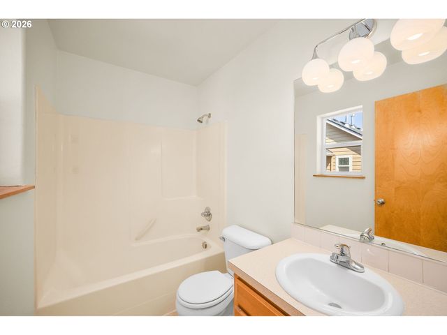 17369 Sw SARAH ELLEN Ct, Beaverton, OR 97078