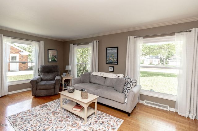 4735 Springbrook Drive, Toledo, OH 43615