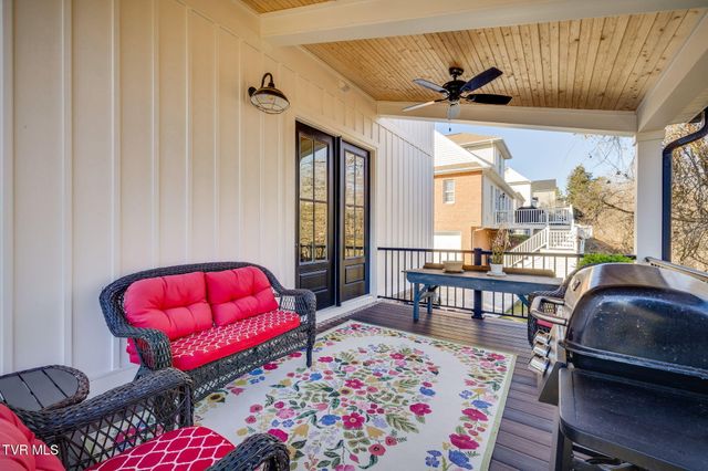 2125 Saint Erics Court, Kingsport, TN 37660