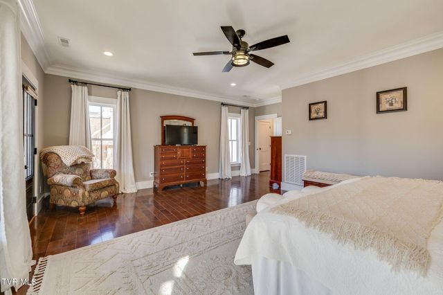 2125 Saint Erics Court, Kingsport, TN 37660