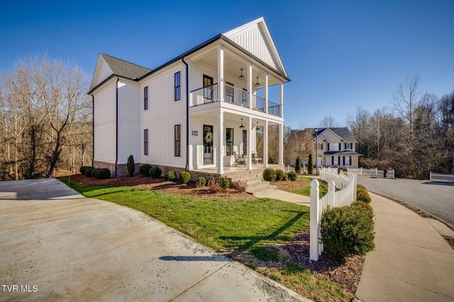 2125 Saint Erics Court, Kingsport, TN 37660