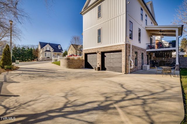 2125 Saint Erics Court, Kingsport, TN 37660