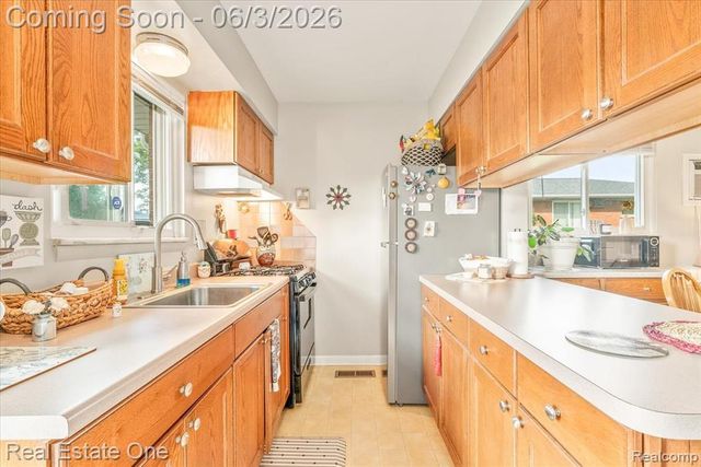 30624 Krauter Street, Garden City, MI 48135