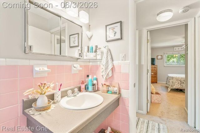 30624 Krauter Street, Garden City, MI 48135