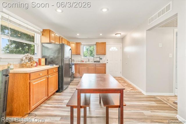 30624 Krauter Street, Garden City, MI 48135