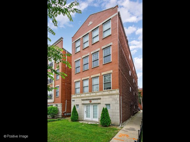 2355 W Congress Parkway 3, Chicago, IL 60612