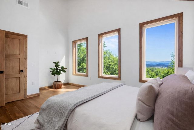 1345 Reedmont Way, Sevierville, TN 37876