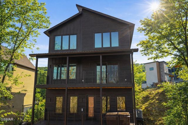 1345 Reedmont Way, Sevierville, TN 37876