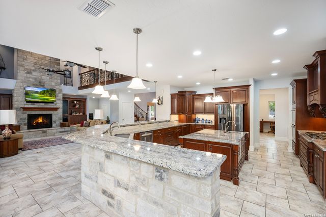 613 SAXET TRL, Spring Branch, TX 78070