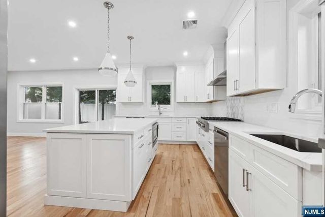138 Fairview Avenue, Bergenfield, NJ 07621