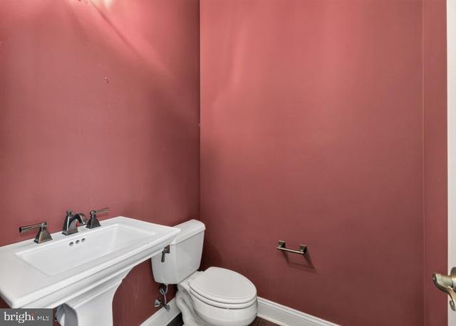 2098 DEEP MEADOW LN, Lansdale, PA 19446