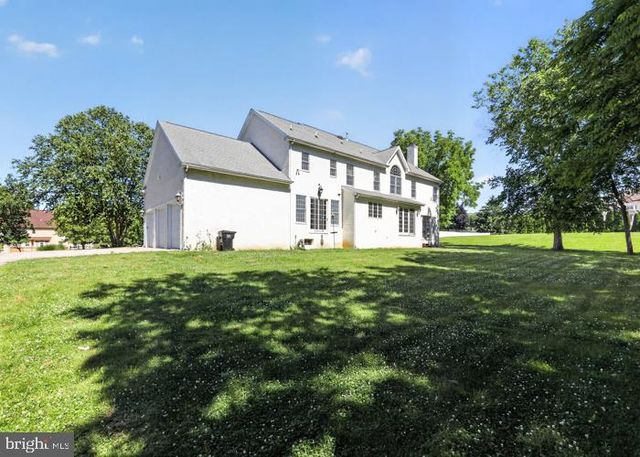 2098 DEEP MEADOW LN, Lansdale, PA 19446