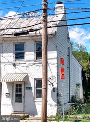 121 W KING ST, Chambersburg, PA 17201