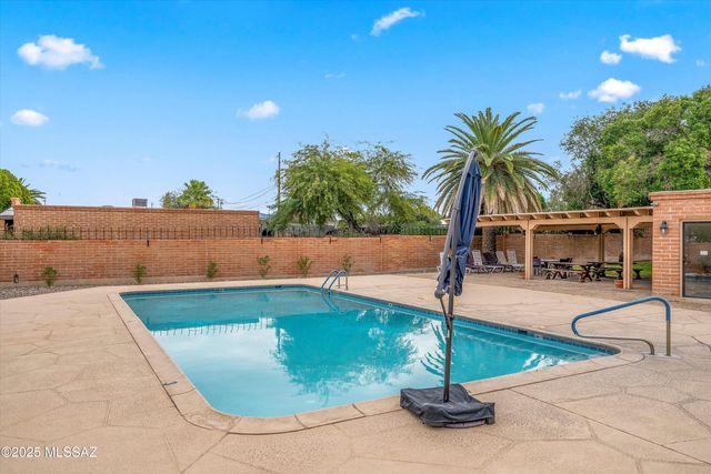 4458 E Fort Lowell Road, Tucson, AZ 85712