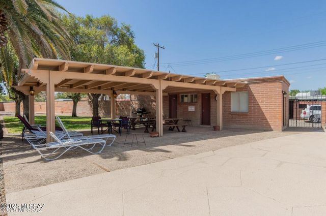4458 E Fort Lowell Road, Tucson, AZ 85712