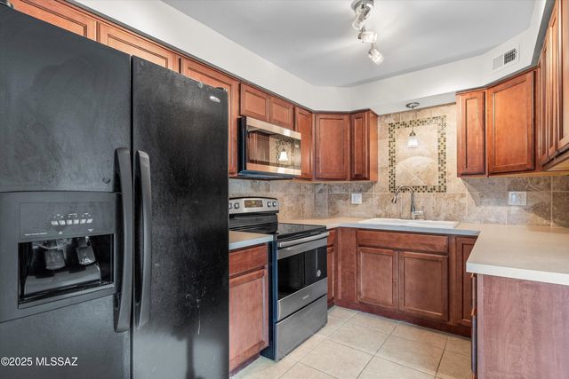 4458 E Fort Lowell Road, Tucson, AZ 85712