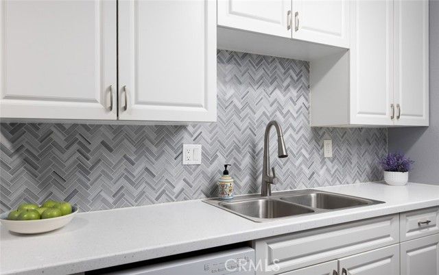 1000 W MacArthur Boulevard 11, Santa Ana, CA 92707