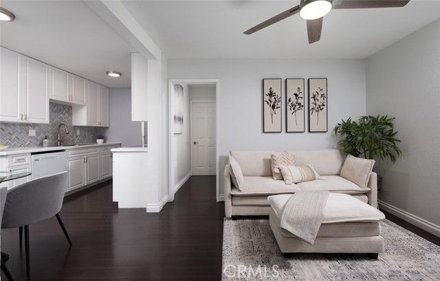 1000 W MacArthur Boulevard 11, Santa Ana, CA 92707