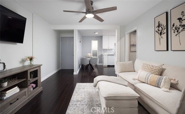 1000 W MacArthur Boulevard 11, Santa Ana, CA 92707