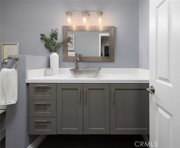 1000 W MacArthur Boulevard 11, Santa Ana, CA 92707