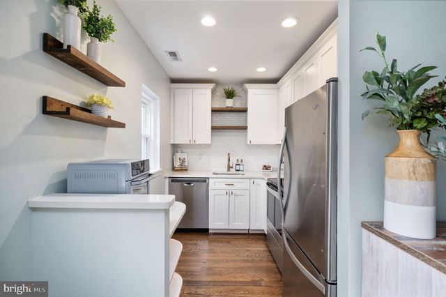 3536 S Stafford St Apt B1, Arlington, VA 22206
