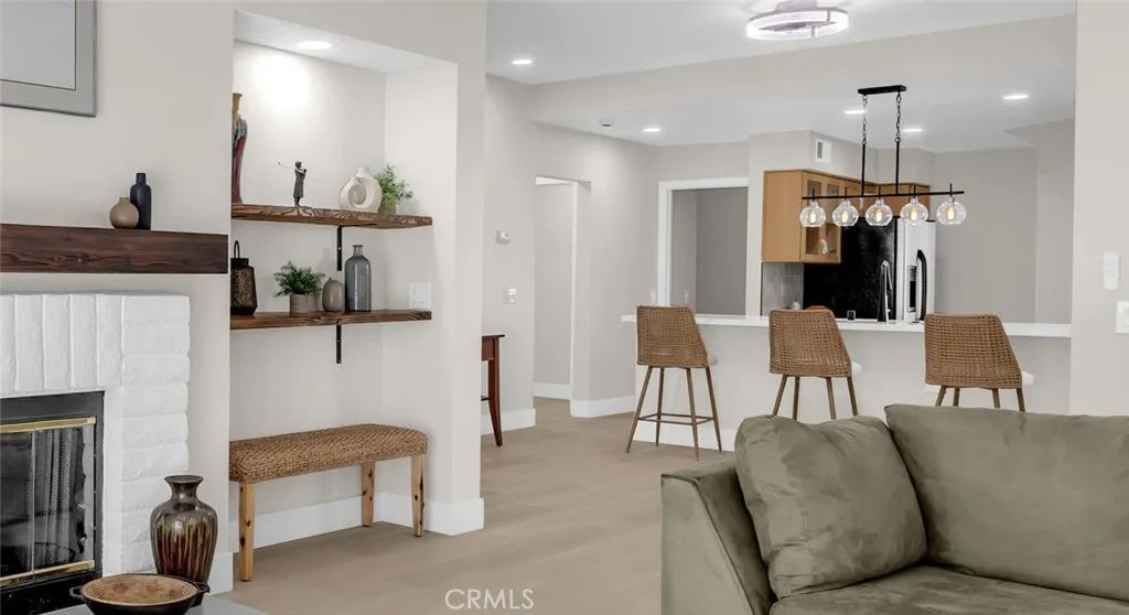 280 Vista Royale Circle West, Palm Desert, CA 92211