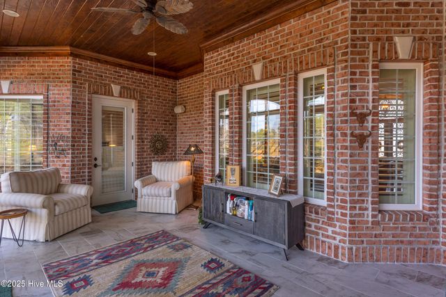 6239 Castlebrook Way SW, Ocean Isle Beach, NC 28469