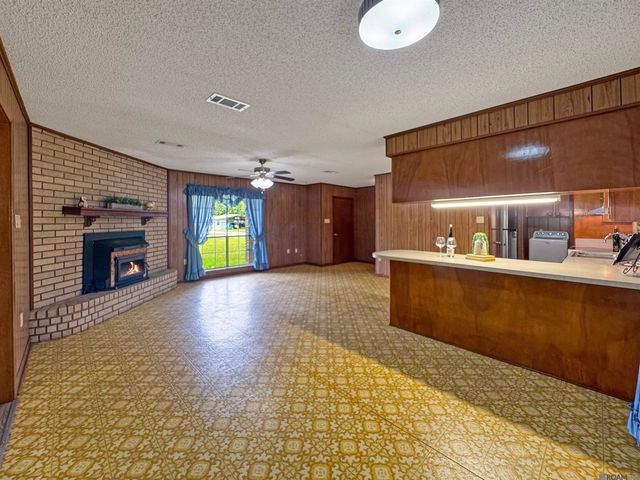 40467 Jason Kinchen Ln, Gonzales, LA 70737