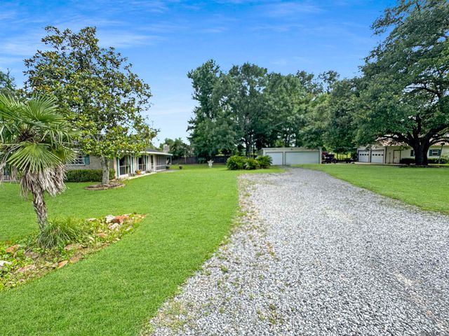 40467 Jason Kinchen Ln, Gonzales, LA 70737